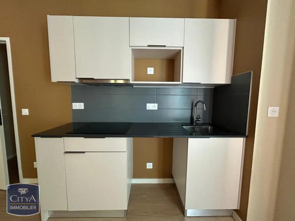 Appartement à louer 3 pièces 61.9m² Vichy (03200)