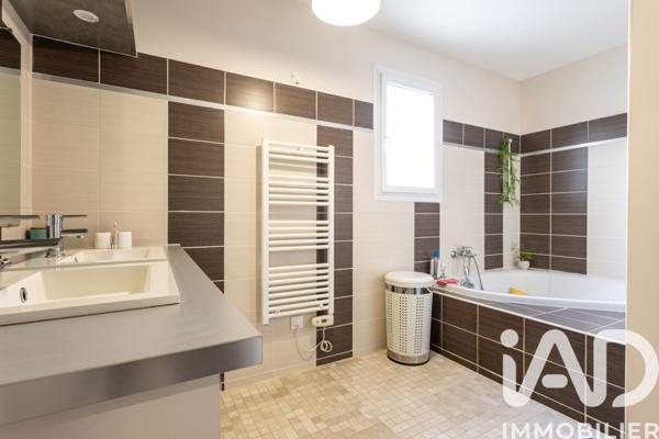 Maison à vendre 6 pièces 110 m² Rochefort-du-Gard