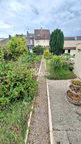 SAINT-ACHEUL - Maison à vendre d'environ 100m² avec garage et jardin
