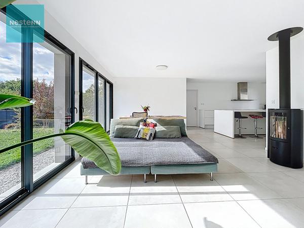 Maison contemporaine récente, plain pied à vendre, 5 pièces, garage et jardin, Villefranche De Lauragais