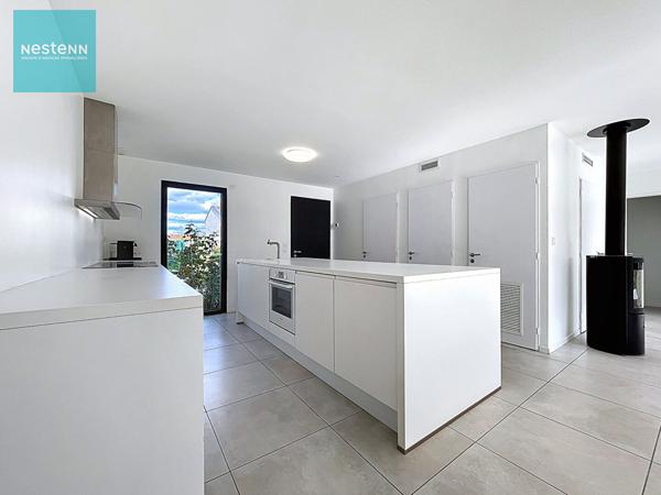 Maison contemporaine récente, plain pied à vendre, 5 pièces, garage et jardin, Villefranche De Lauragais