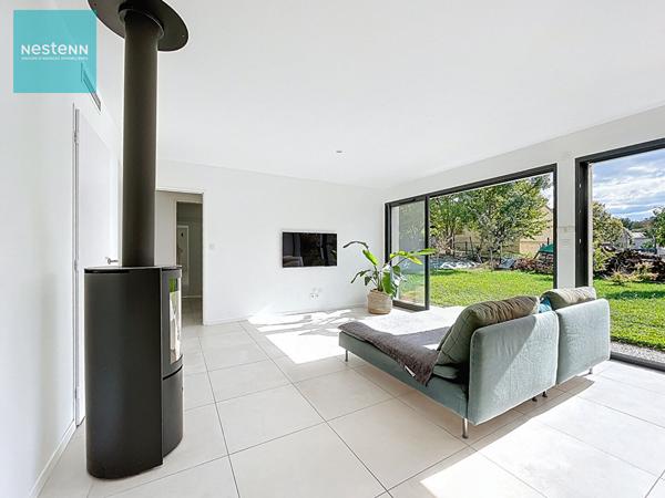 Maison contemporaine récente, plain pied à vendre, 5 pièces, garage et jardin, Villefranche De Lauragais