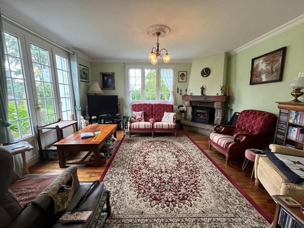 Maison néo-bretonne de 125 m² avec vie de plain-pied sur terrain d'environ 2 600 m²