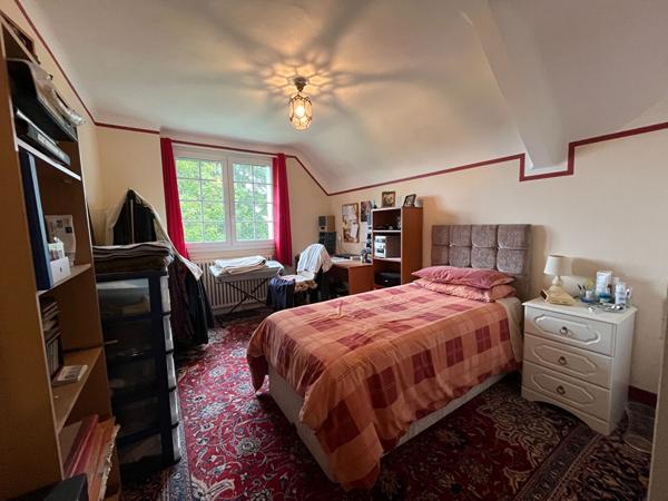 Maison néo-bretonne de 125 m² avec vie de plain-pied sur terrain d'environ 2 600 m²