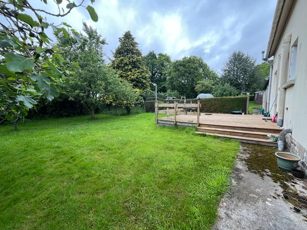 Maison néo-bretonne de 125 m² avec vie de plain-pied sur terrain d'environ 2 600 m²
