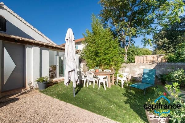 Toulon , Les Routes/Chateauvallon, Maison de Plain pied 103m2, 6 pièces, 4 chambres, terrain plat de 362 m2, en impasse.