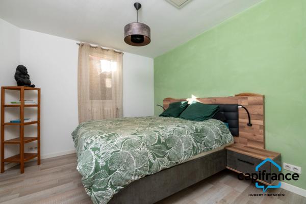 Toulon , Les Routes/Chateauvallon, Maison de Plain pied 103m2, 6 pièces, 4 chambres, terrain plat de 362 m2, en impasse.