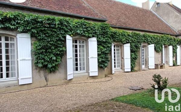 Demeure 9 pièces de 230 m² à Fours (58250)