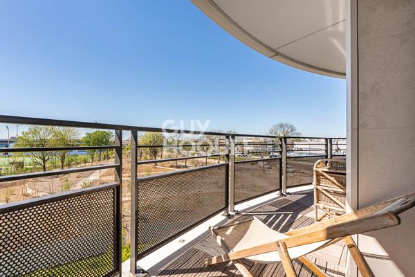 APPARTEMENT 3 PIECES AVEC TERRASSE ET PARKING