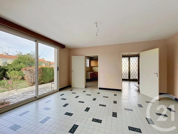 Maison à vendre  7 pièces - 105 m 2   CHOLET  - 49