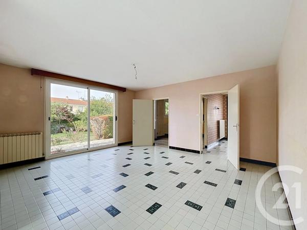 Maison à vendre  7 pièces - 105 m 2   CHOLET  - 49