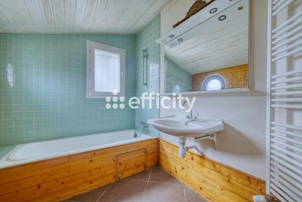 Maison
         4 pièces
        - 81 m²