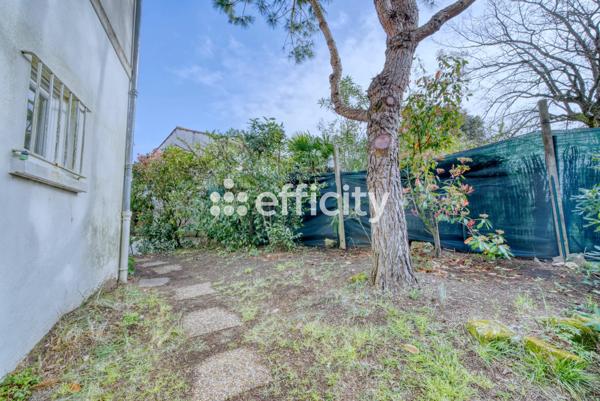 Maison
         4 pièces
        - 81 m²
