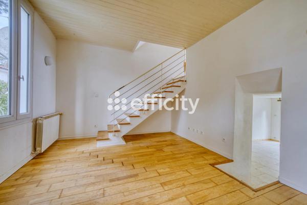 Maison
         4 pièces
        - 81 m²