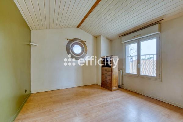 Maison
         4 pièces
        - 81 m²
