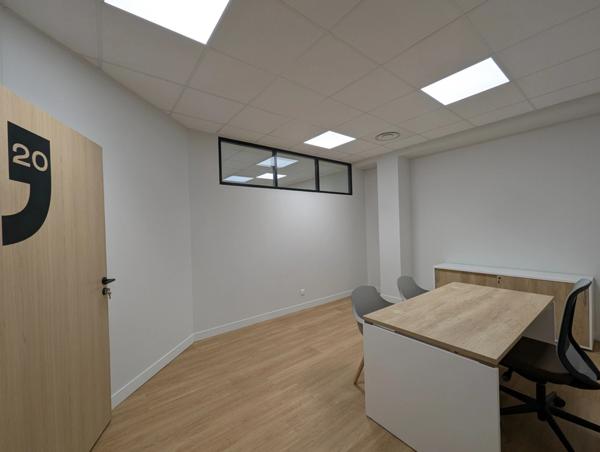 Local/bureau à vendre BRUGES (33)