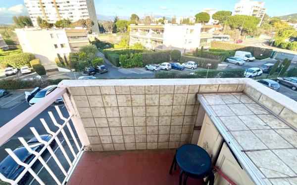 Appartement à vendre    3 pièces • 65 m2 Le Cannet