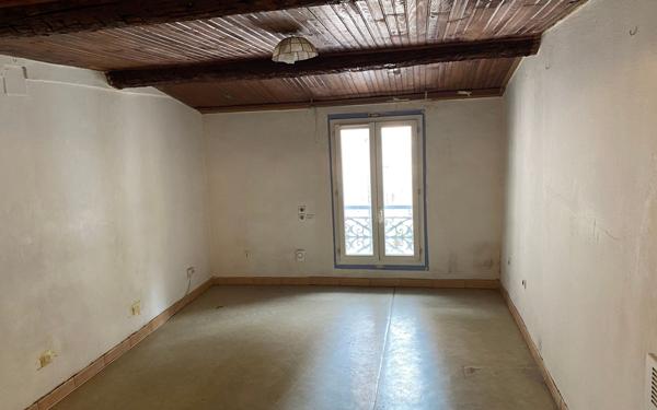 Appartement à vendre    2 pièces •  Toulon