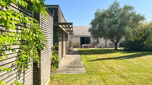 Maison de caractère Angers de 265 m² - 5 chambres - avec jardin et piscine chauffée