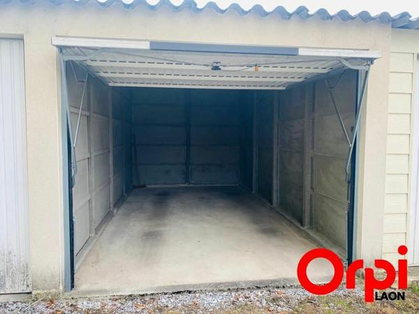 Stationnement à louer    15 m2 Laon