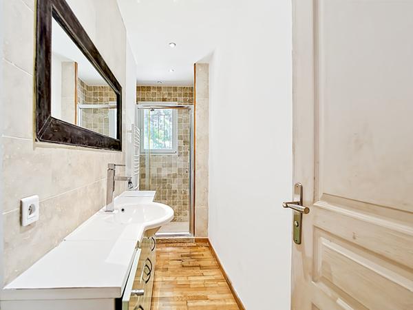 Maison 5 pièces 200m2 piscine, dépendance ,stationnement sur parcelle de 1700 m2 à vendre Secteur Allauch - Quartier Fontvieille - Golf - Route d'Enco de Botte
