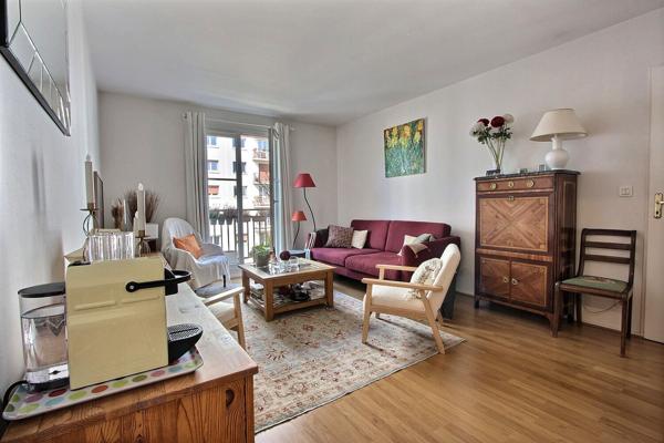 Appartement Asnieres Sur Seine 4 pièce(s) 77 m2 avec balcon.