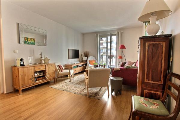 Appartement Asnieres Sur Seine 4 pièce(s) 77 m2 avec balcon.