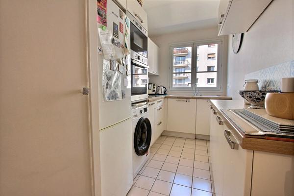 Appartement Asnieres Sur Seine 4 pièce(s) 77 m2 avec balcon.