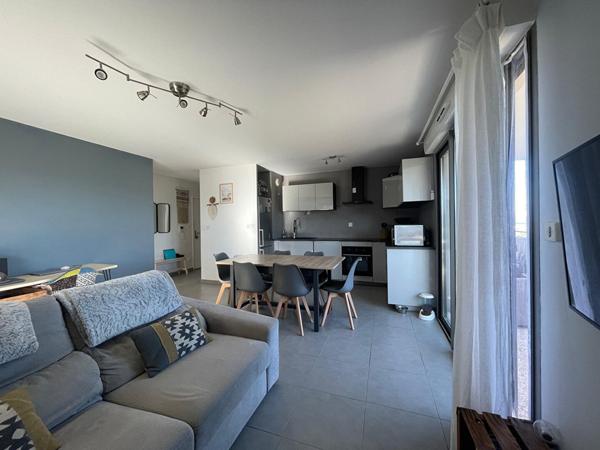 Appartement La Duranne 4 pièce(s) de 80 m² environ et stationnement privé, terrasse de 43 m²