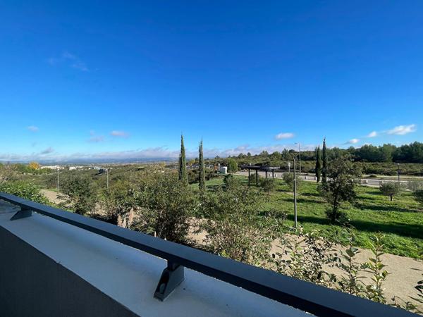 Appartement La Duranne 4 pièce(s) de 80 m² environ et stationnement privé, terrasse de 43 m²