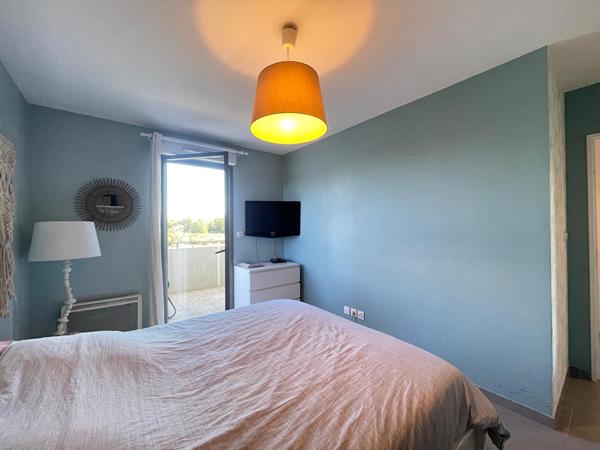 Appartement La Duranne 4 pièce(s) de 80 m² environ et stationnement privé, terrasse de 43 m²