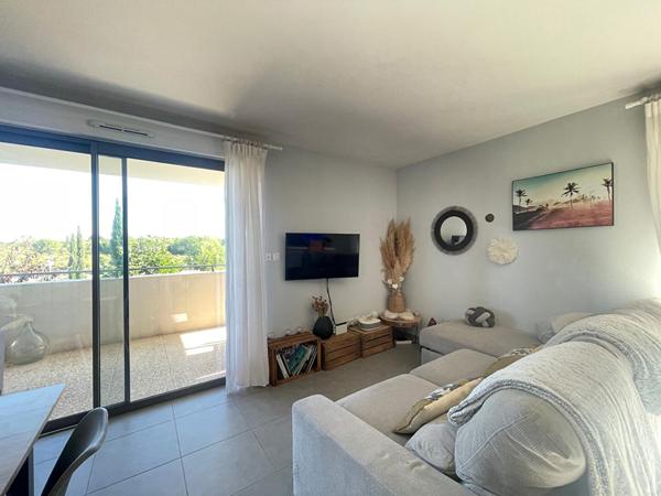 Appartement La Duranne 4 pièce(s) de 80 m² environ et stationnement privé, terrasse de 43 m²