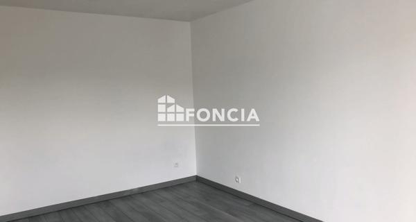 Location Studio 28.4 m² - Evry 91000