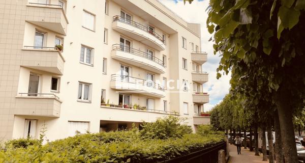 Location Studio 28.4 m² - Evry 91000