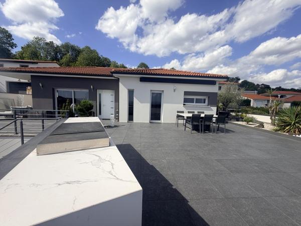 Vente / Maison contemporaine à Châteaugay (63119)