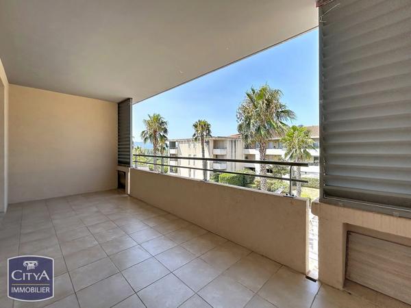 Appartement à vendre 1 pièce 28m² Roquebrune-sur-Argens (83520)