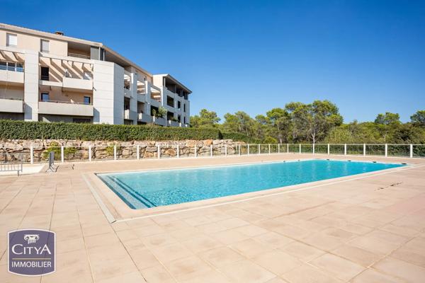 Appartement à vendre 1 pièce 28m² Roquebrune-sur-Argens (83520)
