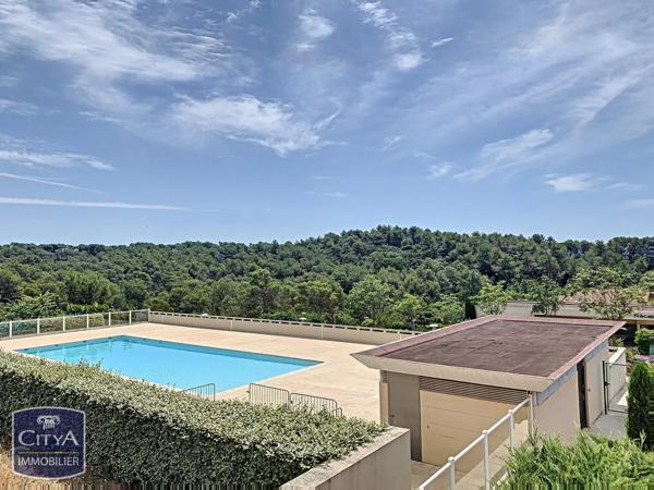 Appartement à vendre 1 pièce 28m² Roquebrune-sur-Argens (83520)