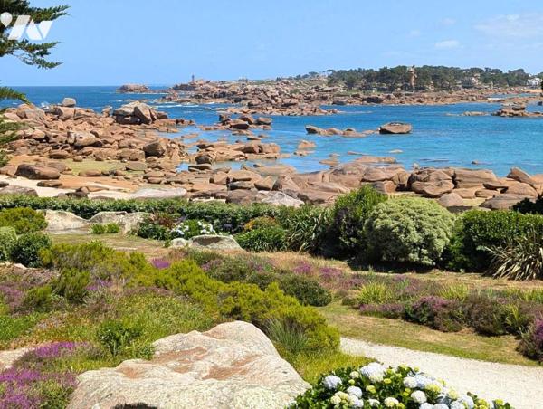 Propriété Unique avec Vue Panoramique sur la Côte de Granite Rose - Vente en VIAGER
