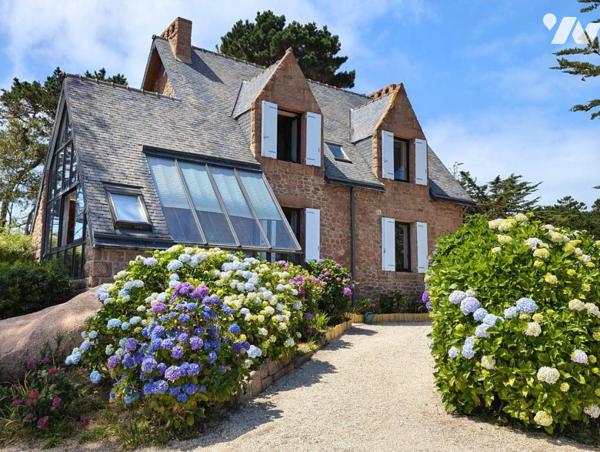 Propriété Unique avec Vue Panoramique sur la Côte de Granite Rose - Vente en VIAGER