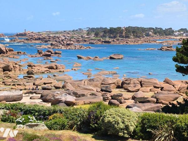 Propriété Unique avec Vue Panoramique sur la Côte de Granite Rose - Vente en VIAGER