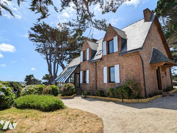 Propriété Unique avec Vue Panoramique sur la Côte de Granite Rose - Vente en VIAGER