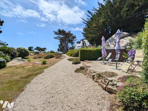 Propriété Unique avec Vue Panoramique sur la Côte de Granite Rose - Vente en VIAGER