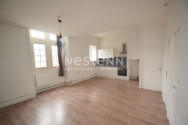 Immeuble composé de 3 appartements au coeur de Malicorne sur Sarthe