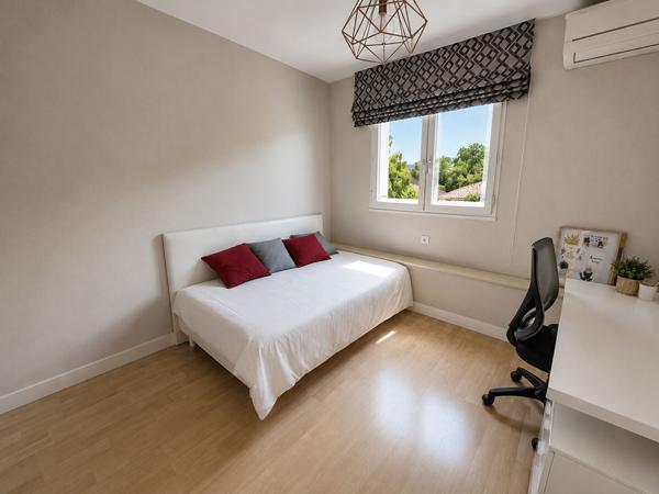 Maison Maison de caractère de 140 m² avec piscine, en plein centre de Blanquefort. 140 m²