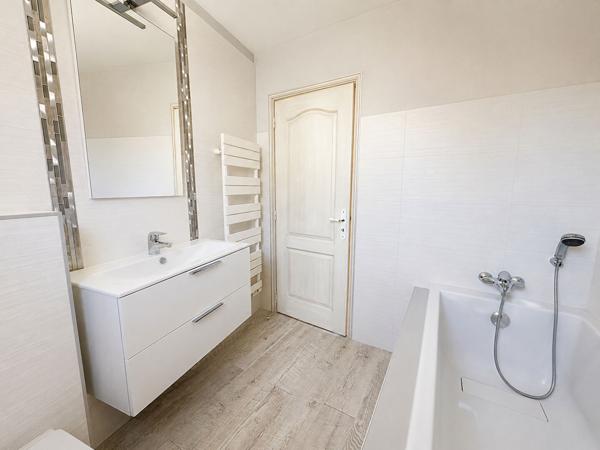 Maison Maison de caractère de 140 m² avec piscine, en plein centre de Blanquefort. 140 m²