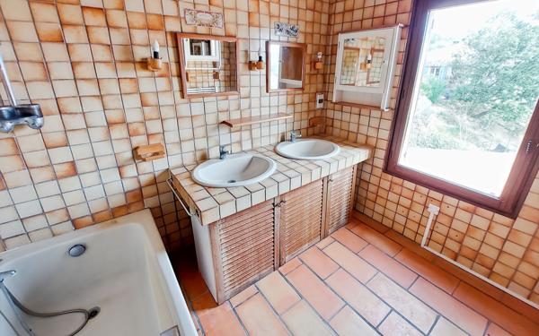 Maison à vendre    4 pièces •  Villeneuve