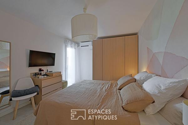 Appartement contemporain avec grande terrasse, vue dégagée et bassin de nage