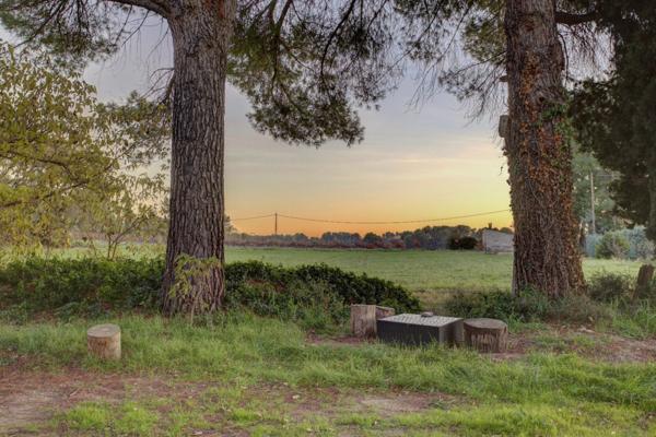 AIX-EN-PROVENCE - APPARTEMENT A RENOVER - T3 - TERRASSE - JARDIN - 335 000