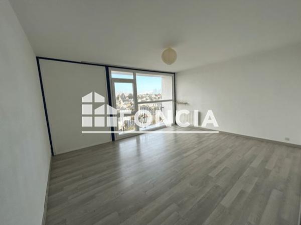 Location Appartement 2 pièces 48.4 m² - 33 RUE PHILIPPE LEBON Vannes 56000